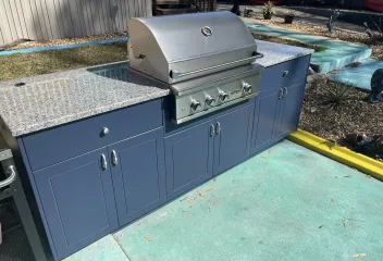 outdoor kitchen