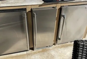 outdoor kitchen