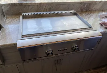outdoor kitchen