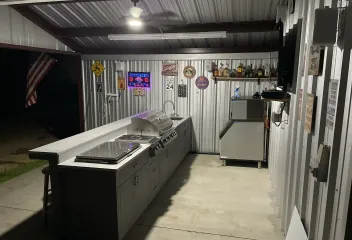 outdoor kitchen